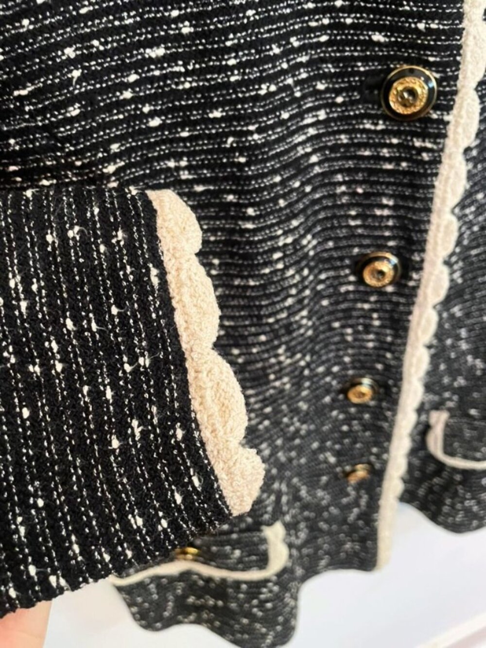 St. John Collection Textured Knit Black Ivory Scallop Trim Jacket, Size: 8 - Picture 5 of 10